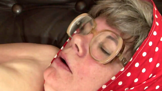 Horny petite granny ho clitoris smashed by dude fat cock