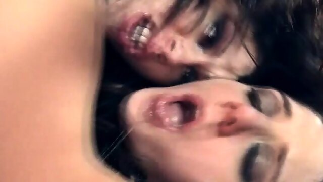 Brunette zuzinka fingers and toys hanka