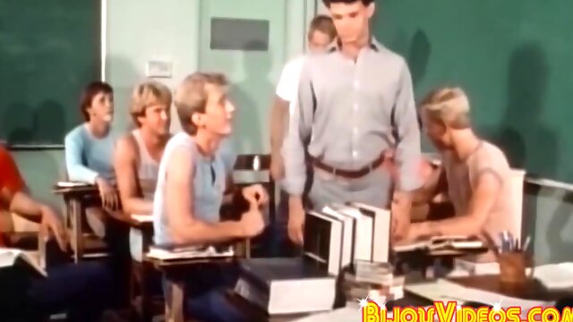 Vintage Gay Studs Knocking Off Without Condoms Until Hot Sperm Erupts