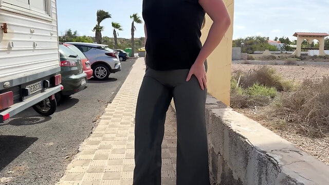 Pants Pissing, Street Pissing, Outdoor Piss Voyeur, Hosen Piss, Im Freien