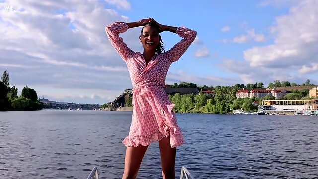 Sweet Holio - Barbie Rous And Sweet Barbie