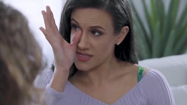 Lesbians In Love - Sensual Girl-on-girl Orgasmic Bliss