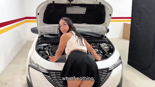 My Portuguese Neighbour Fucked Me In My Garage (english Subtitles)