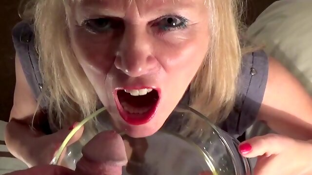 Mature Wife Loves Piss And Cum