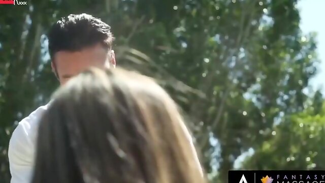 Is Kinky Banged By Pervert Masseur On Stepparents Bill - Charles Dera And Jaye Summers