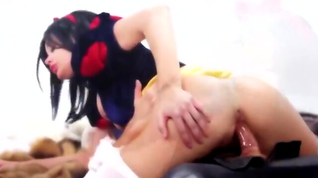 Jessica Drake, Riley Steele And Ash Hollywood - Biancaneve (2014) Ai Upscaled