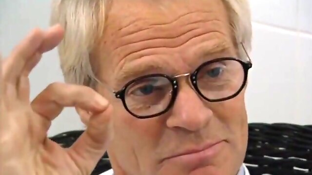 Kira Red - Frauenarzt Dr Dose (full Movie)