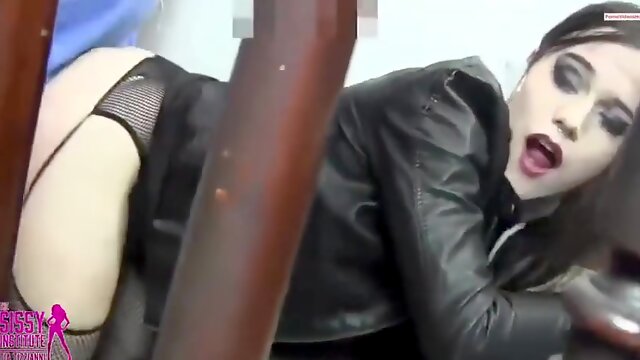 Unexperienced In Cock-squeezing Tights Without A Condom Spear Deepthroating With Nyxi Leon