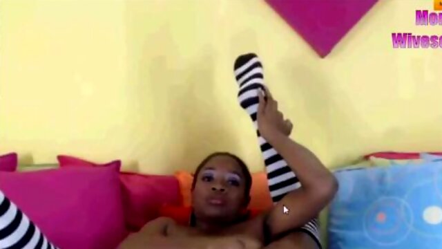 Ebony wife squirts on cam: Amateur, Anal  Milf Porn