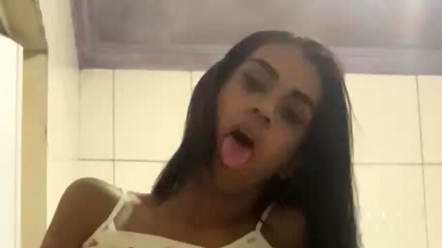 Shemale, Solo
