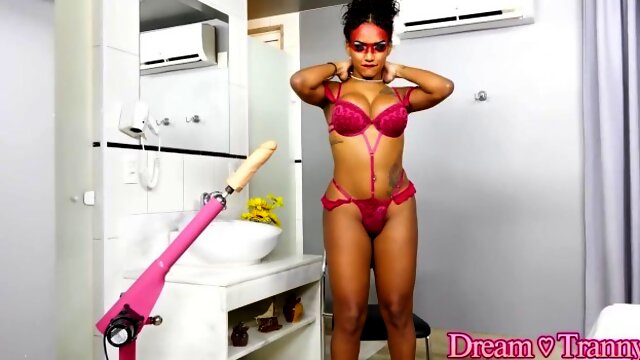 Trans Brazilian, Dildo