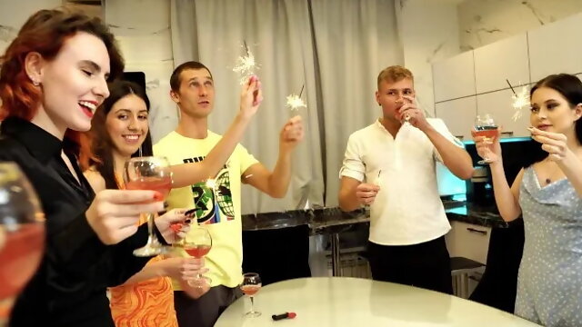 Students Celebrate New Years Eve at Party and Fuck Group Sex