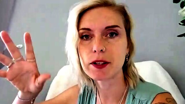 Lexi Snow - Boss Shrinks Her New Personal Assistant