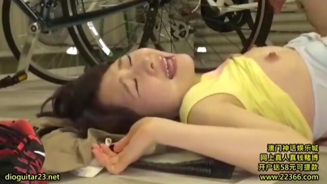 Mignonne, Ejaculation Interne, Japonaise