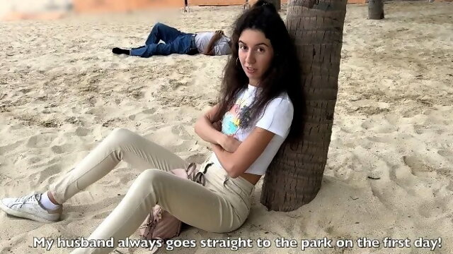 绿帽奴, 海滩, 上市, 酒店