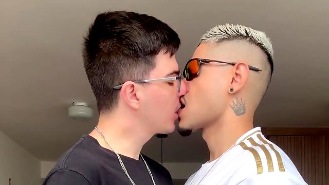 BrunoZL fucked by hung nerd