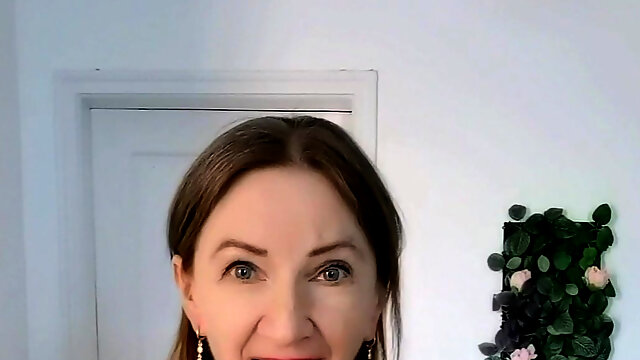 Mature Pussy Close up Play and Dirty Talk