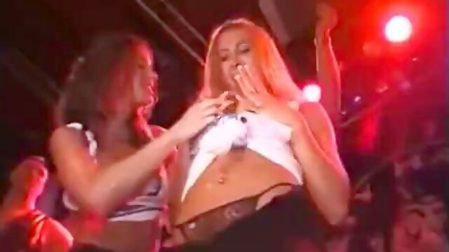 Striptease En Public