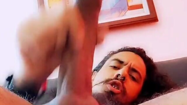 Display online on Cam4 (Latinken69)