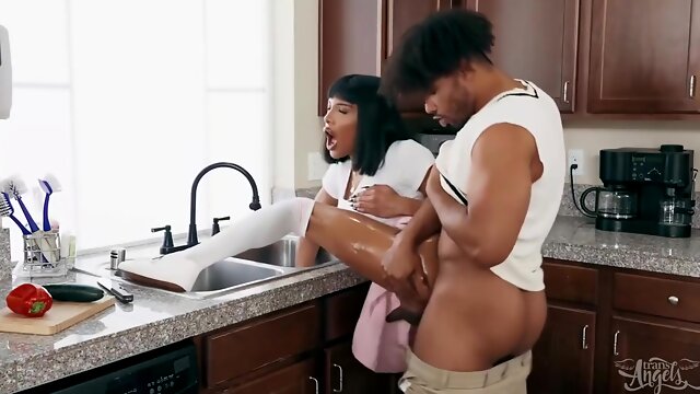 Creampie, Ebony
