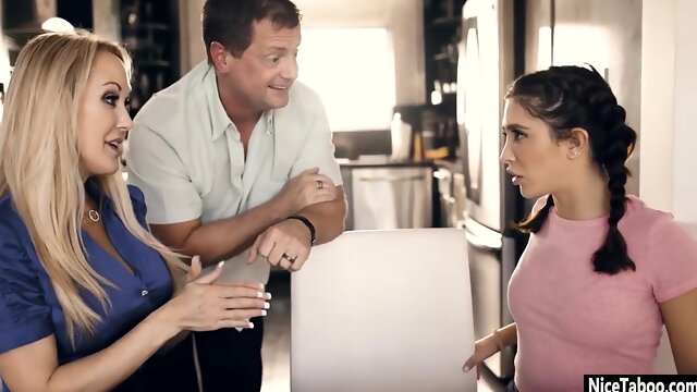 Petite Stepdaughter Banged By A Stepdad & Lustful Blonde Stepmom - Brandi Love And Jane Wilde