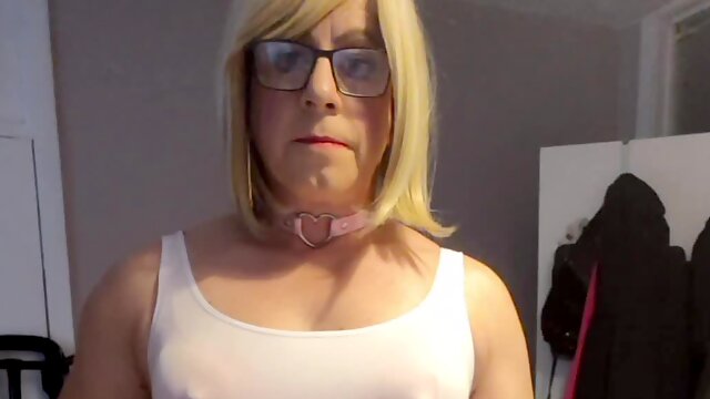 Holly in suspender pantyhose