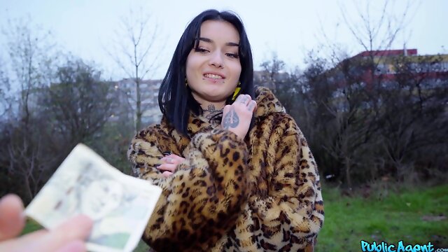 Crystal Cherry French, Garage Français