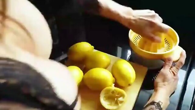 A very sexy milf challenges me to fuck her: Big Tits, Blowjob  Amateur Porn