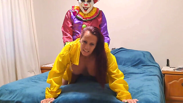 Cum Whore Eats Pennywise Cum From Her Pussy with a Spoon