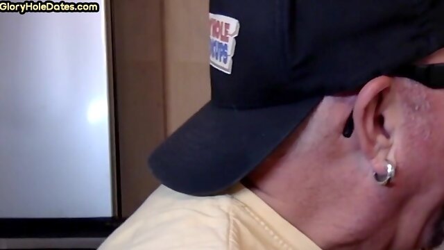 Cum greedy gloryhole DILF sucks cock in homemade closeup