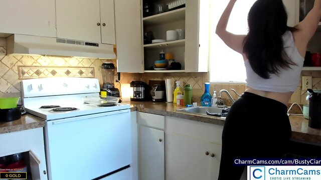 Hemmafru, Hemmagjord