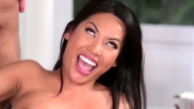 A Lot Of Movement In Her Box - Polly Pons