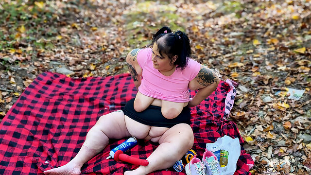 Lass Ihn Drin, Ssbbw Solo Masturbating, Im Freien