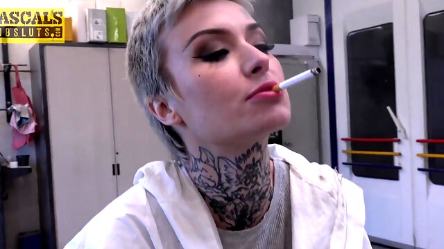 Short-haired Tabitha Poison gets fucked hard by her boyfriend in doggy style