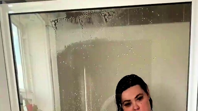 Huge boobs house wife Mandy majestic bathing alone D