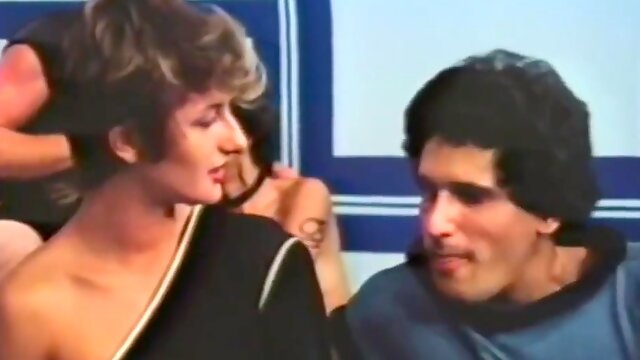 Vintage Pornstar Gives Blowjob In Foursome - Lysa Thatcher, Jody Maxwell And Hillary Summers