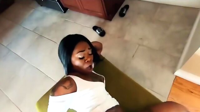 Estate Agent Used To Be A Stripper. I Drilled Her Black Pussy Raw