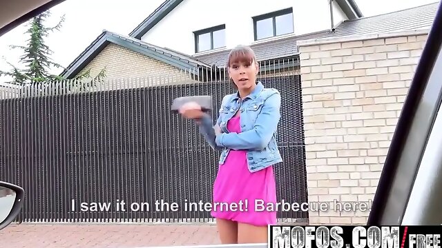 Mofos - stranded youngs - sex outside with black hotty starri