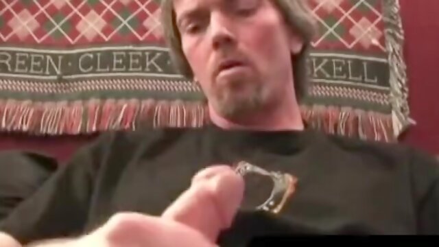 MenWorkinXXX.com - Unshaved amateur drains off and blows a load strenuously after an dialogue