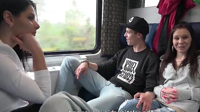 핸드잡, 사까시, 자유분방, 레즈비언, 기차, 애널, 다른인종간 섹스