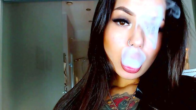 Big boobs milf masturbates with her dildo