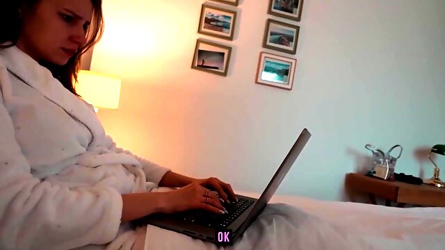 Russian StepMoms Facial Cumshot: Handjob and Pounding