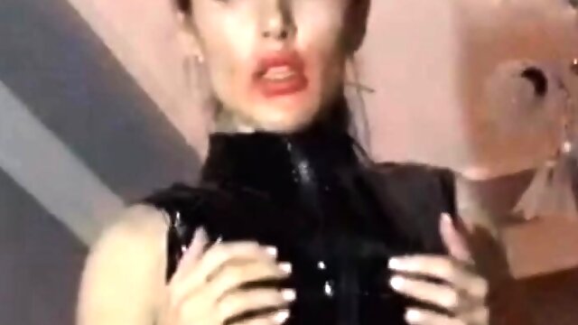 Jamie Valentine amateur teen with big tit