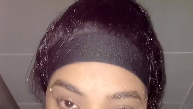 I Surprised My Stepdaughter Taking a Shower in the Bathroom and I Decided to Give Her a Huge Cum on