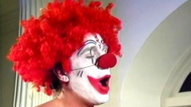 Hairy brunette crazy for rods does professional blowjob