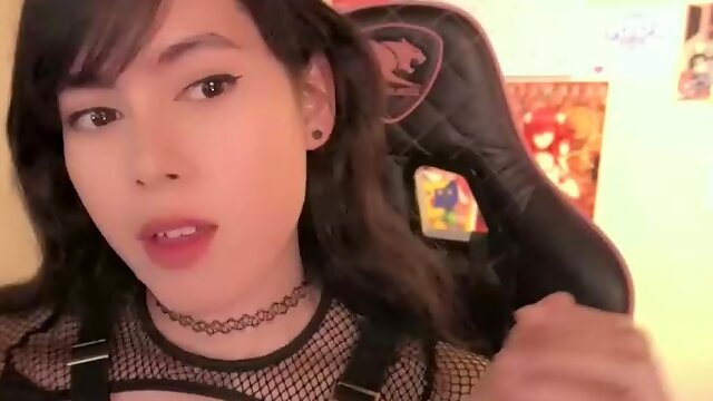 Amateur Asian Webcam Strip Masturbation