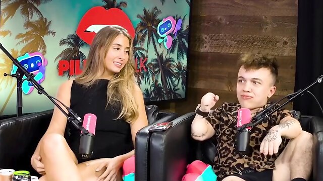 Lily Phillips- Fuck Little Person Live On Pillow Talk