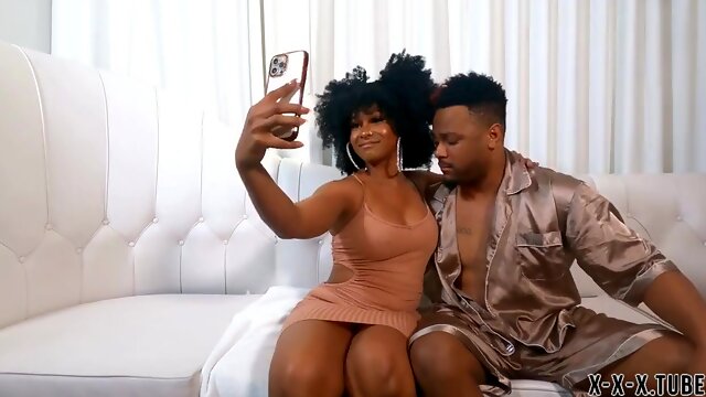 Sultry ebony MILF hot video