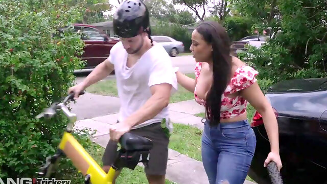 Carmela Clutch: Busty Latinas Public Anal Encounter