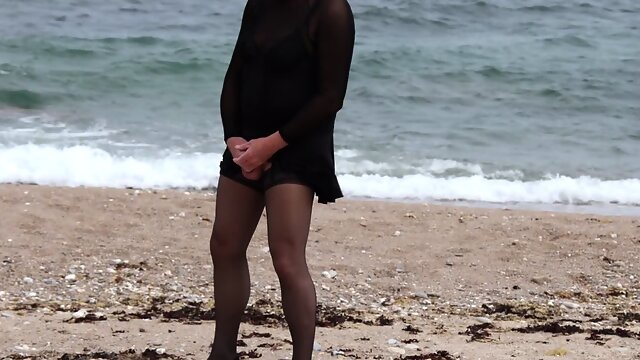 Crossdresser Outdoors, Shemale
